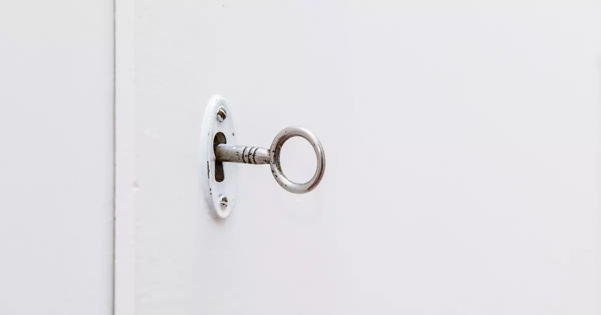 Pros And Cons Of Changing Locks As A Tenant In New York
