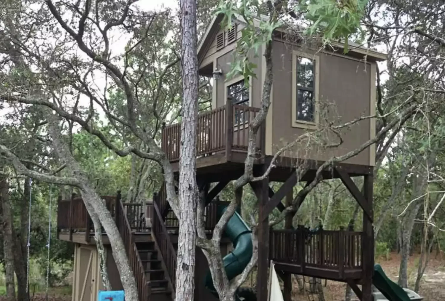 28 Amazing Treehouse Design Ideas That Will Transform Your Backyard 17 Pull Together the Ultimate Treehouse