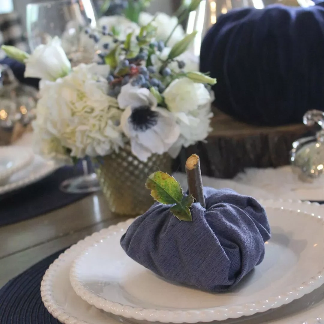 15 Thanksgiving Napkin Ideas That Wow Your Dinner Guests Pumpkin Napkins