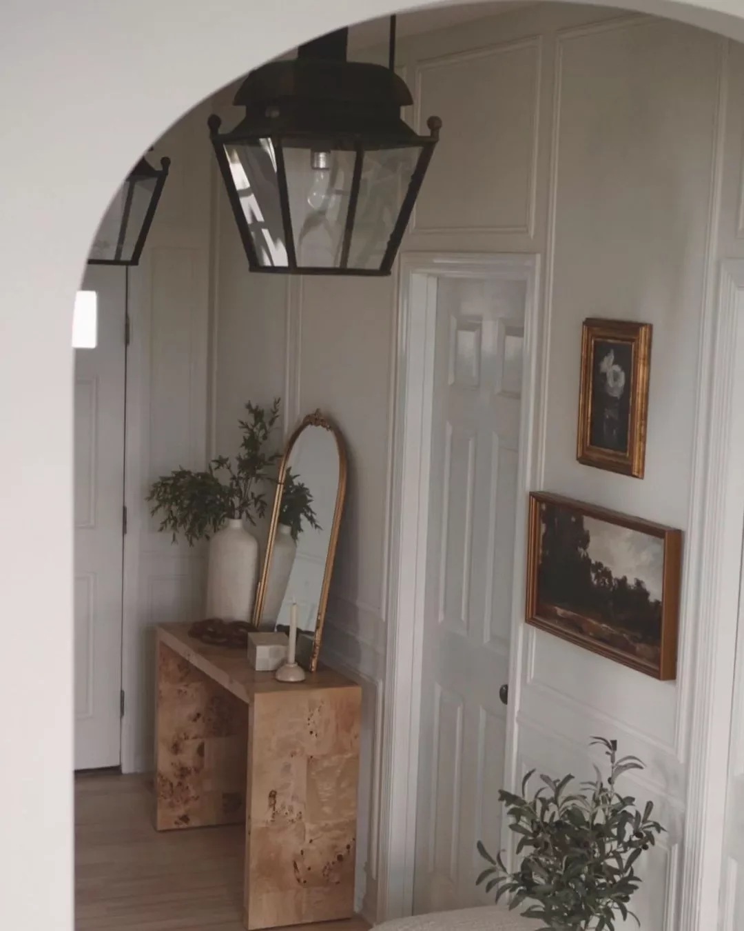 30 Beautiful Modern Farmhouse Entryway Ideas to Create a Stunning First Impression Purchase Landscape Art