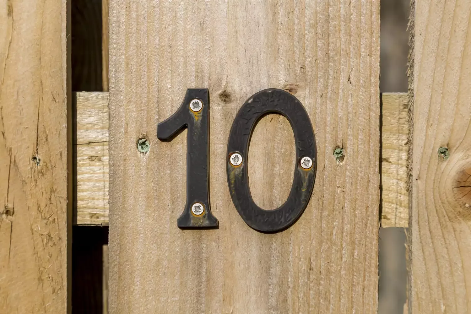 40 Creative House Number Ideas That Will Transform Your Home's Curb Appeal Put Metal on Wood