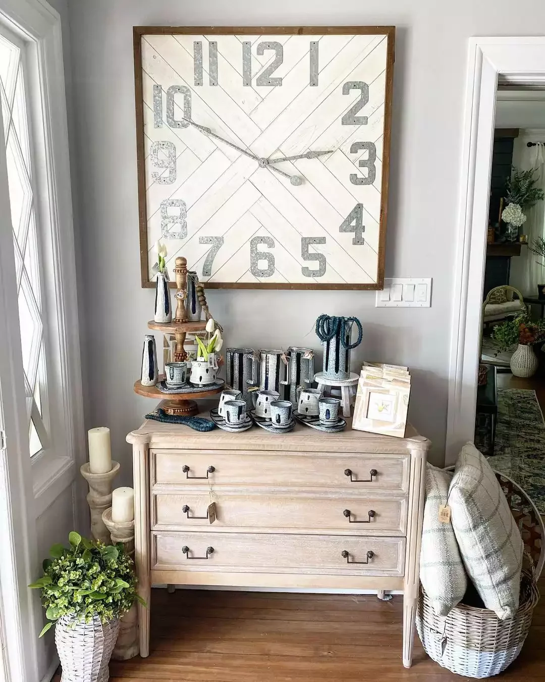 30 Beautiful Modern Farmhouse Entryway Ideas to Create a Stunning First Impression Put Up a Clock