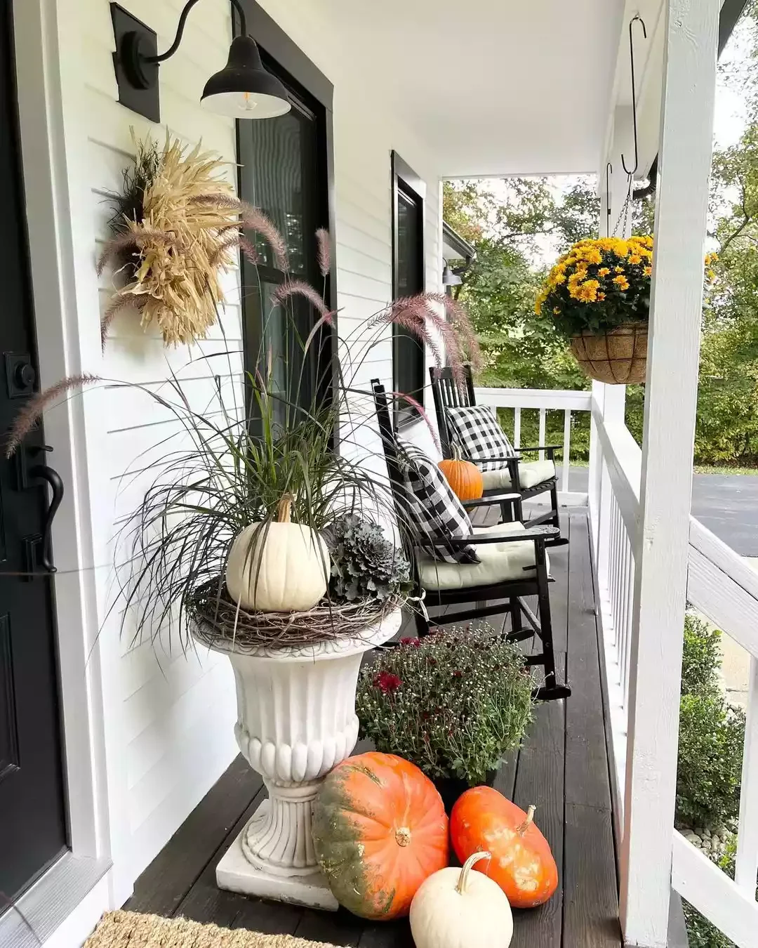 52 Autumn Front Porch Ideas That Will Transform Your Home's Entrance This Fall 45 Re-Plant Your Urn