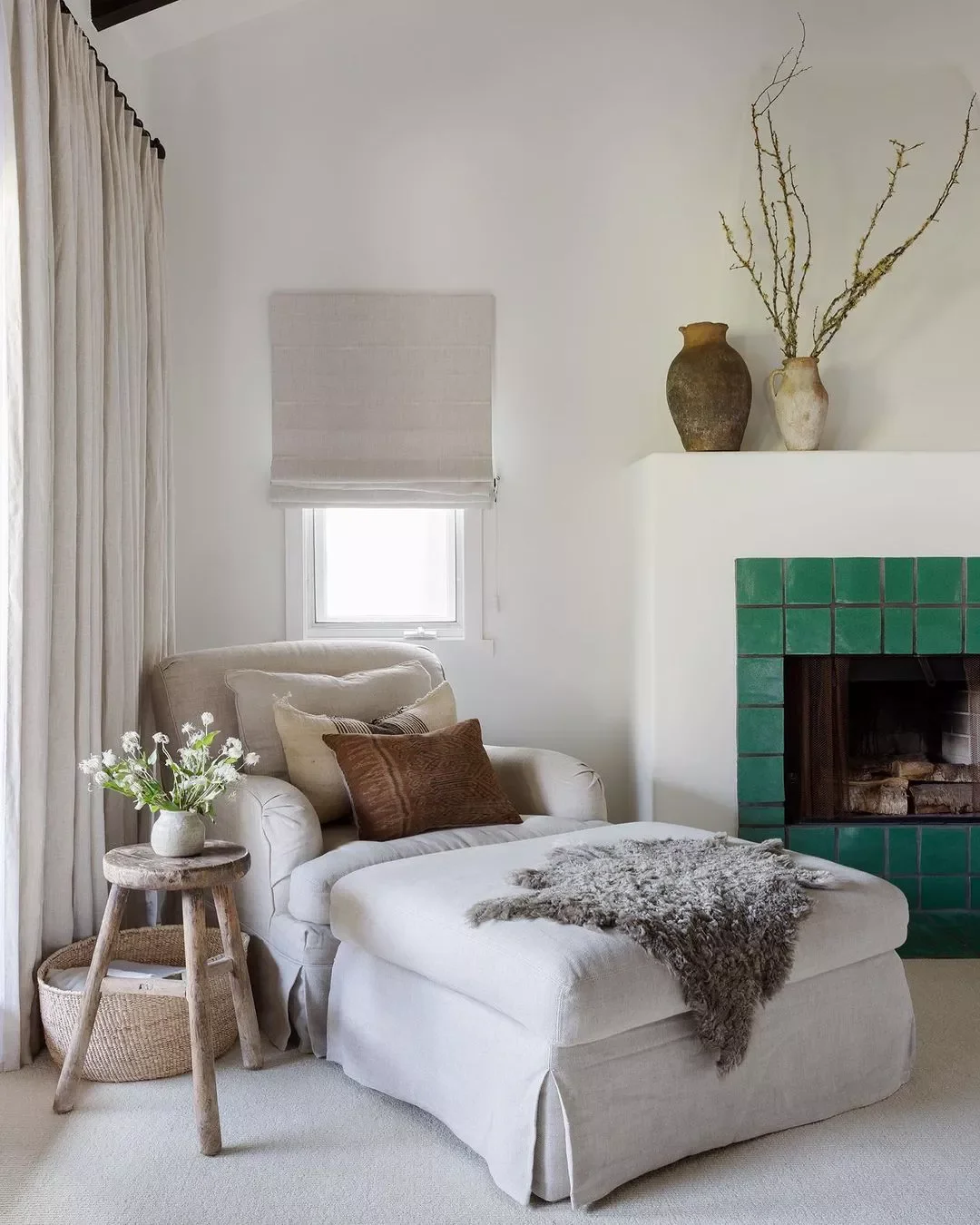 35 Creative Family Room Ideas for the Ultimate Hangout Space 12 Reading Corner