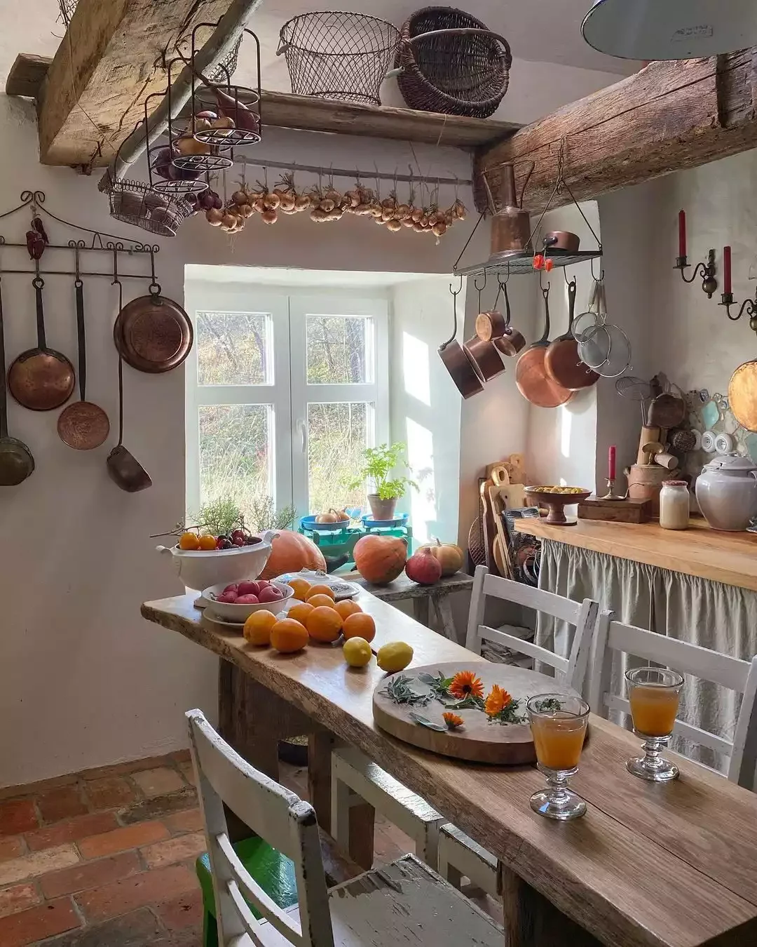 32 Charming Country Kitchen Ideas That'll Make You Never Want to Leave Your Cooking Space 21 Reclaimed Wood