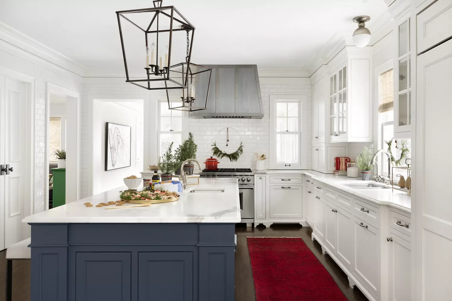 38 Christmas Kitchen Decor Ideas That Create Magic Red Runner Rug