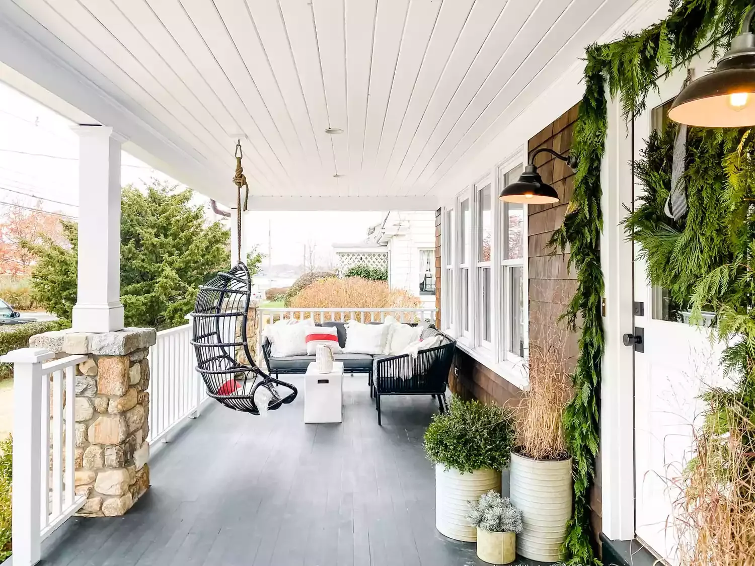 68 Christmas Front Porch Ideas That Make Your Home the Envy Red Textile Accents