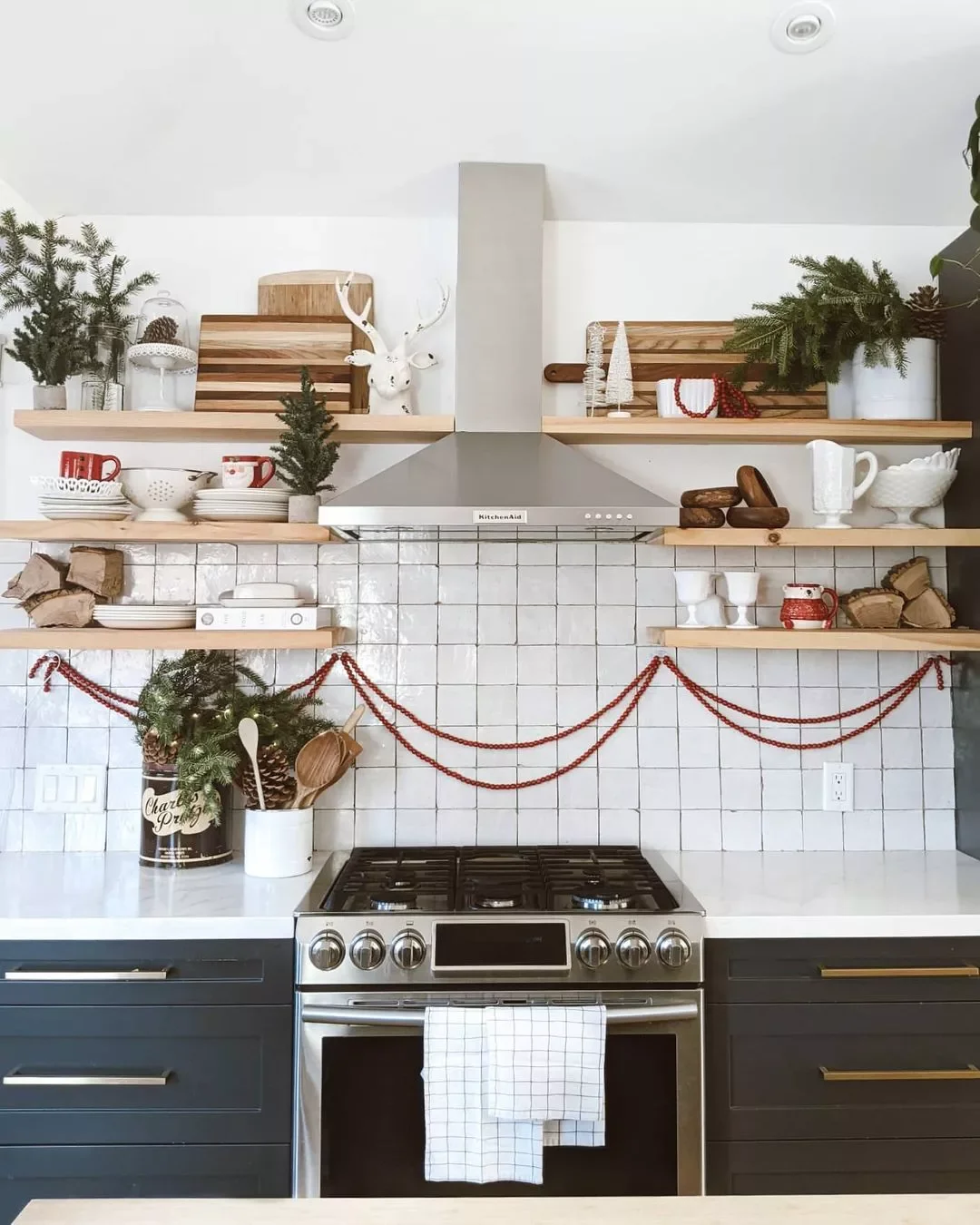 38 Christmas Kitchen Decor Ideas That Create Magic Red Wood Bead Garland