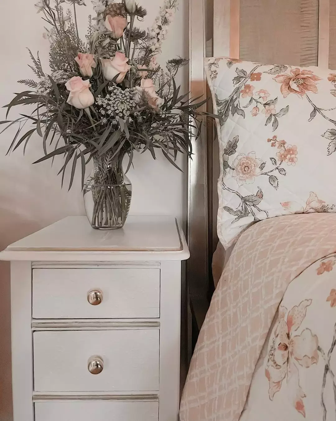 34 Dreamy Cottagecore Bedroom Ideas That Will Make You Want to Redecorate Tonight 24 Remember the Little Details