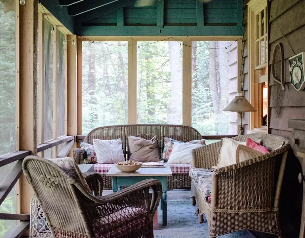 31 Brilliant Small Screened Porch Ideas That Make Every Square Foot Count 5 Replicate Your Living Room