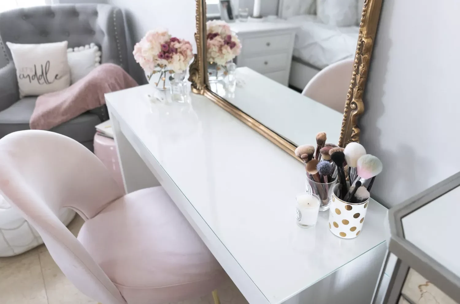 20 Beauty Organization Ideas to Transform Your Vanity Space Reuse Cute Vessels