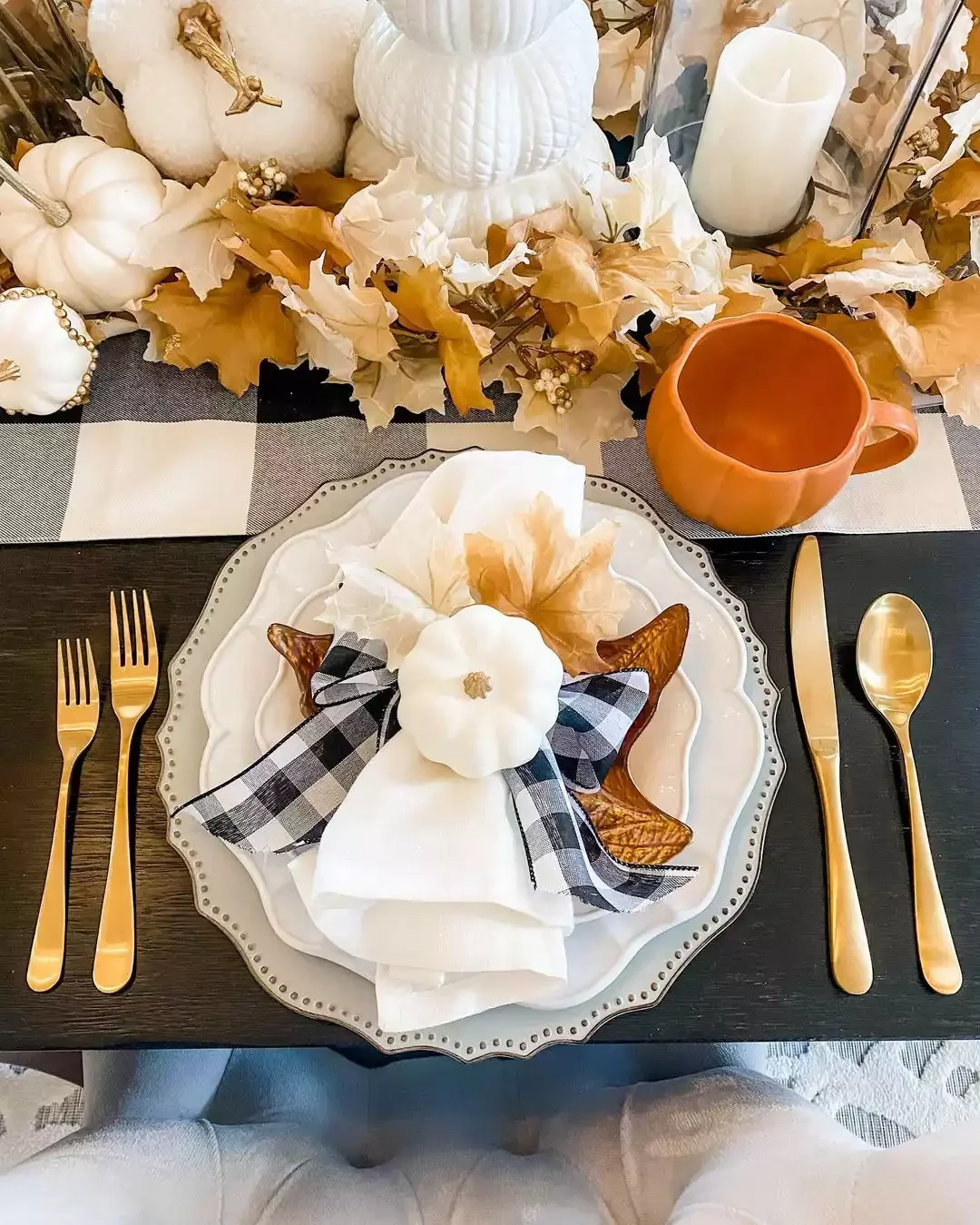 62 Stunning Thanksgiving Table Ideas That Will Wow Your Guests 13 Ribbon-Tied Place Setting