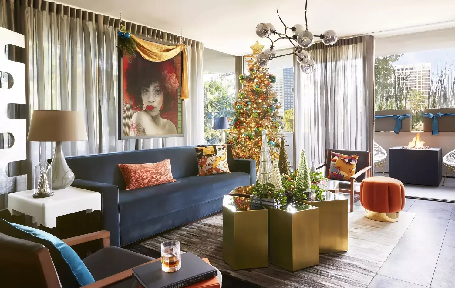 25 Christmas Balcony Ideas That Create a Holiday Wonderland Ribbon-Wrapped Fire Pit