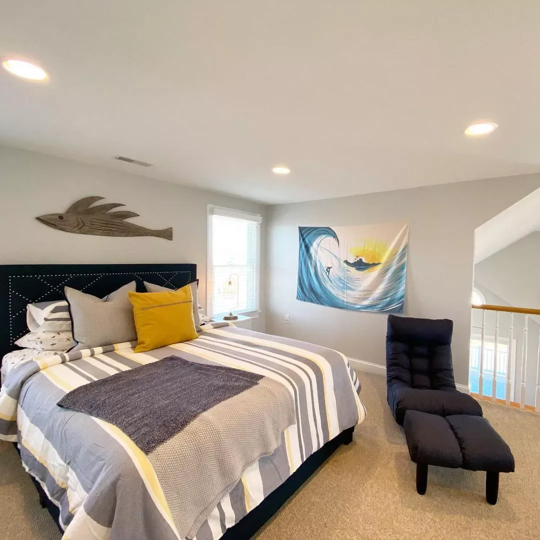 35 Stunning Beach-Inspired Bedroom Ideas That'll Transform Your Space 15 Ride the Waves