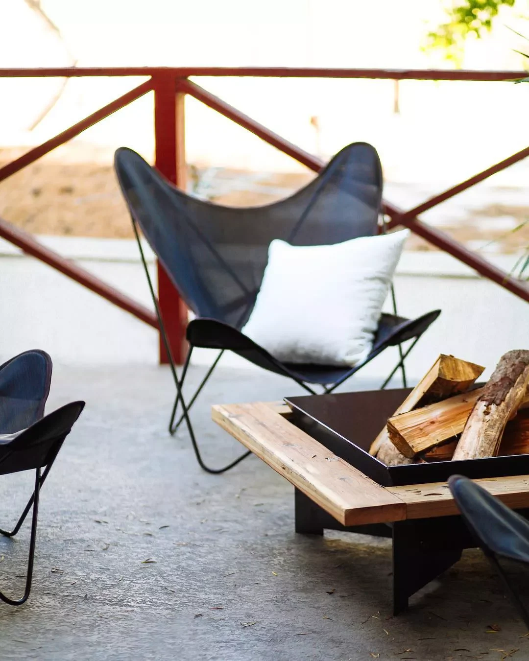 25 Outdoor Seating Ideas That'll Make You Want to Live Outside 9 Roast Marshmallows in Comfort