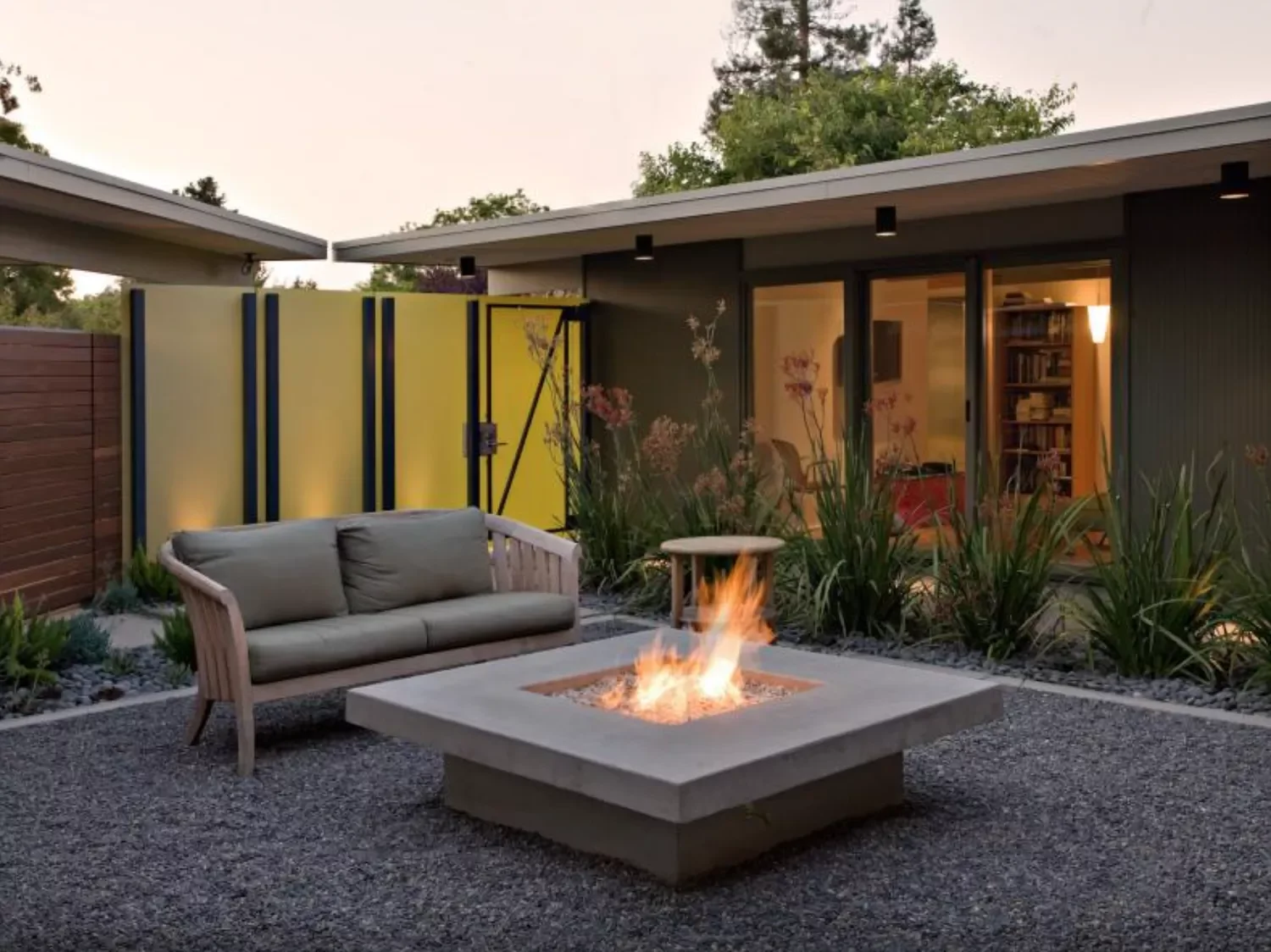 25 Stunning Fire Pit Landscaping Ideas That Transform Your Backyard Into an Entertainment Paradise 1 Romantic Firepit Retreat