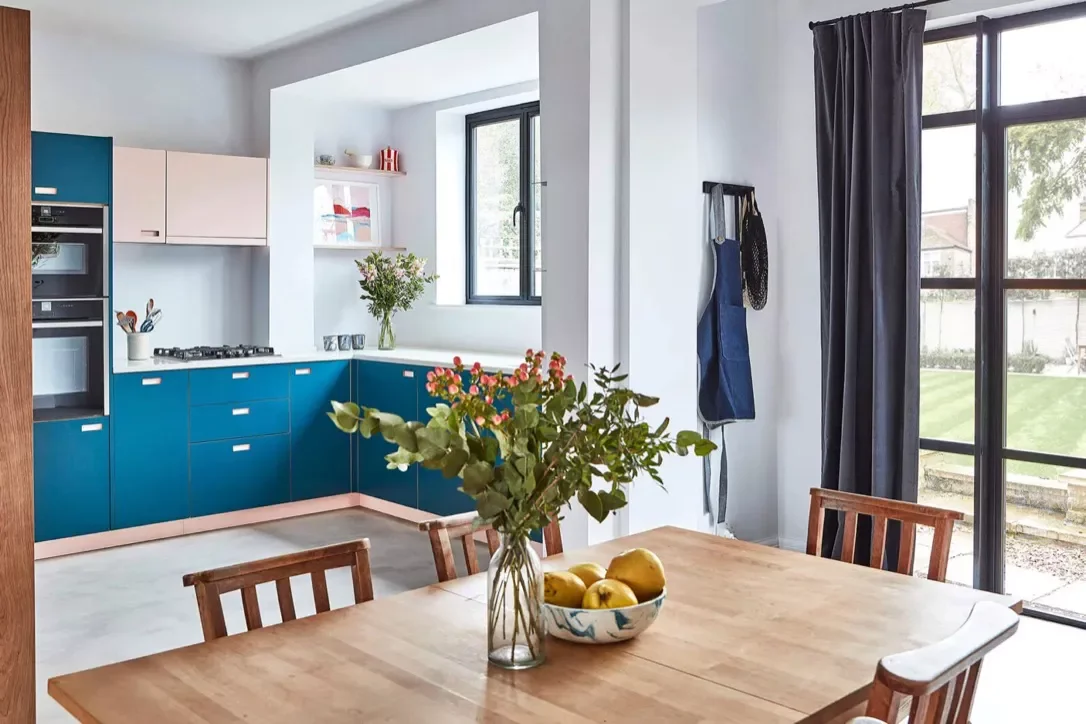 31 Stunning Kitchen Color Combinations That Will Transform Your Cooking Space 20 Royal Blue + Blush Pink
