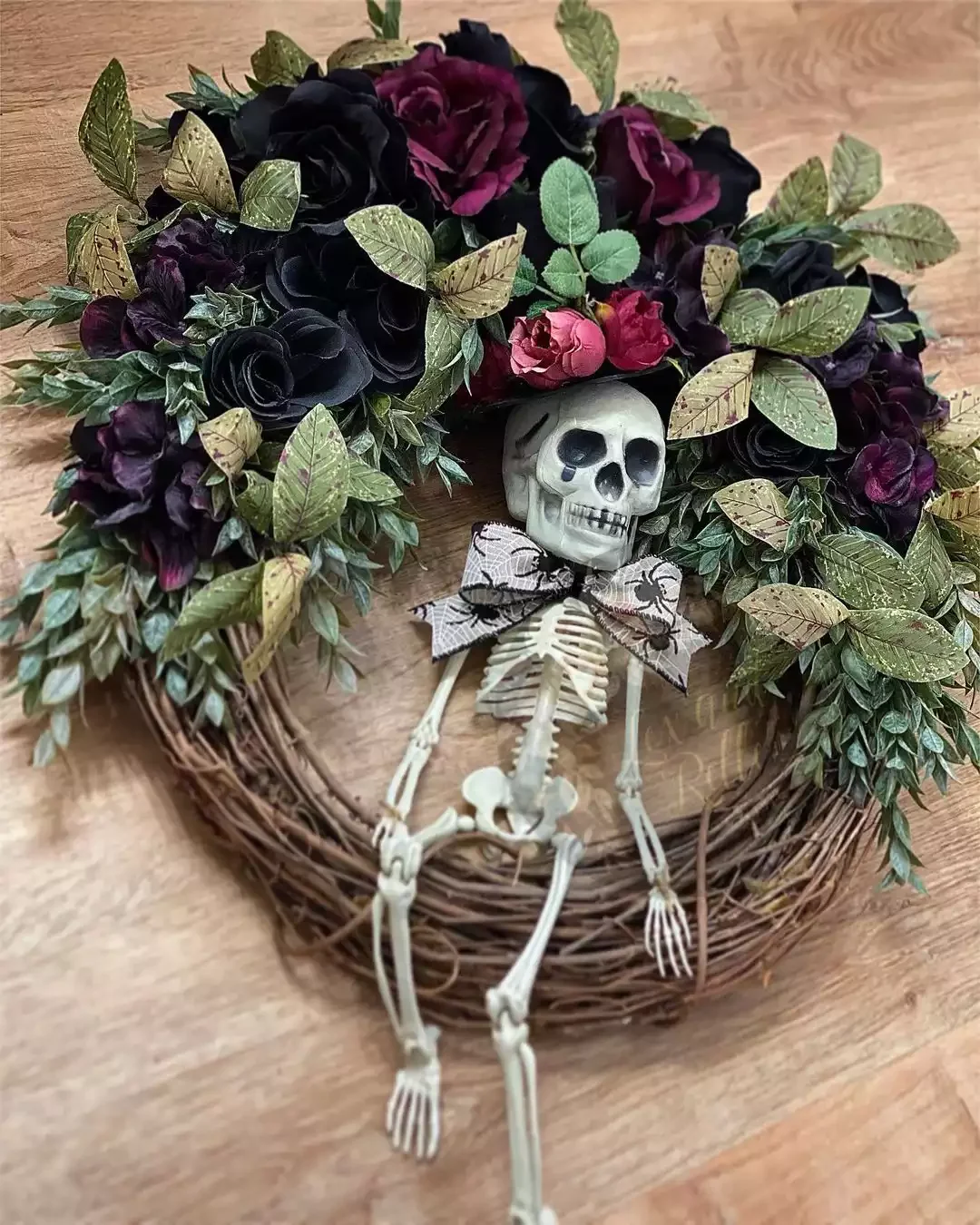 45 Spooktacular Halloween Wreath Ideas That Will Make Your Front Door the Neighborhood's Favorite Stop 33 Rustic Halloween Wreath
