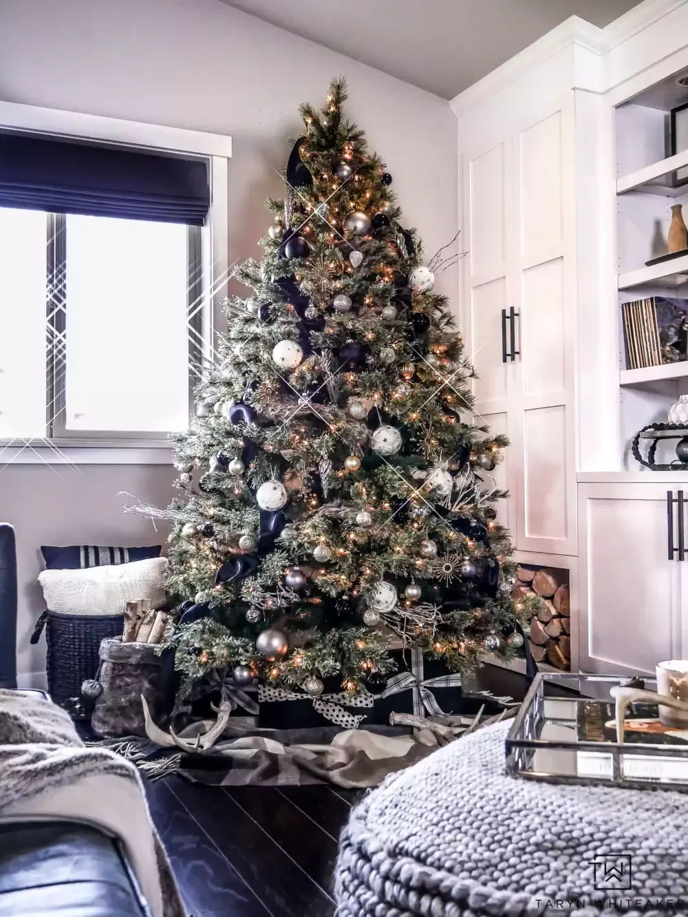22 Stunning Black Christmas Tree Ideas That Will Transform Your Holiday Decor 21 Rustic Modern Black Tree
