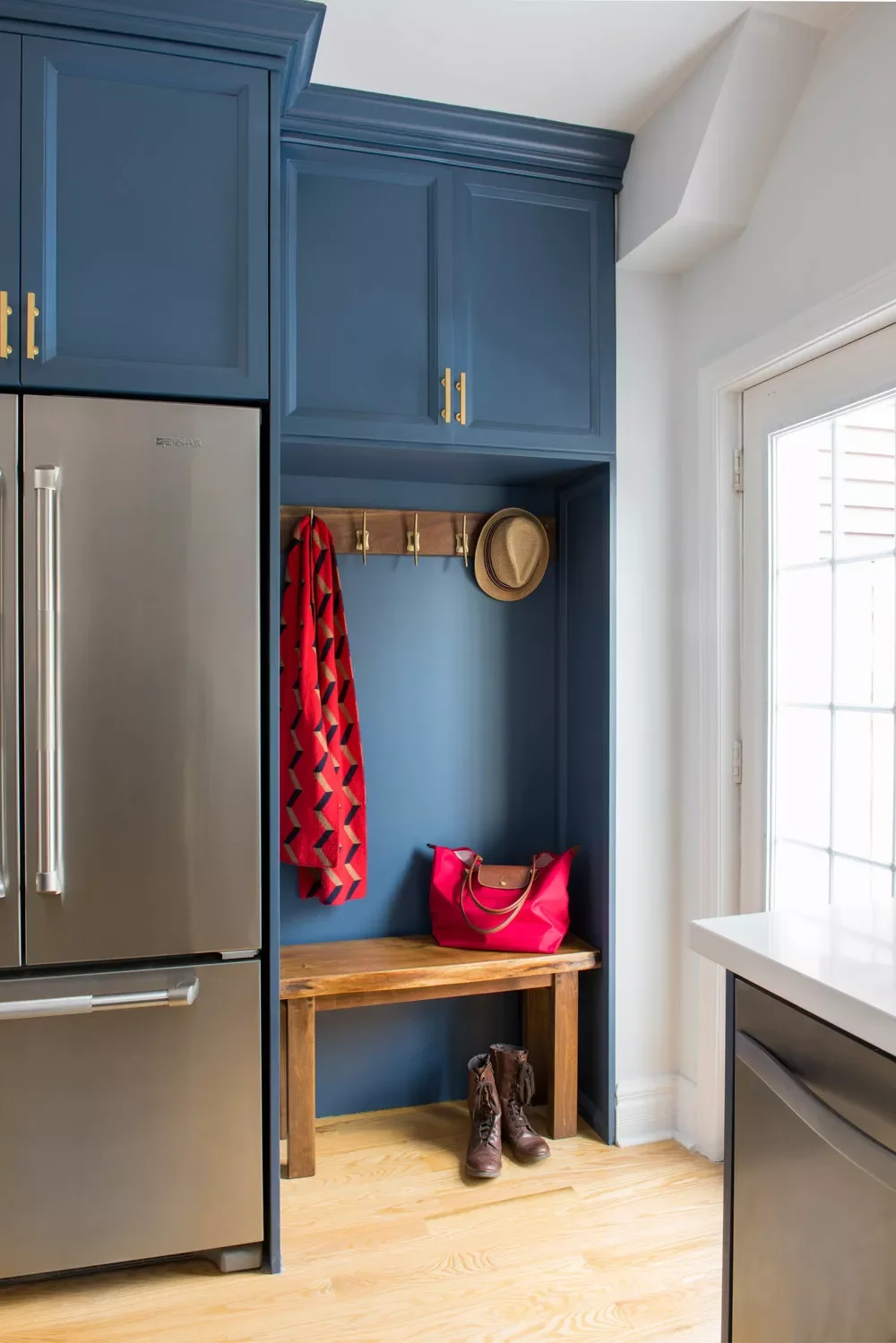 25 Stunning Mudroom Bench Ideas That Combine Style and Storage 10 Rustic Wood Bench