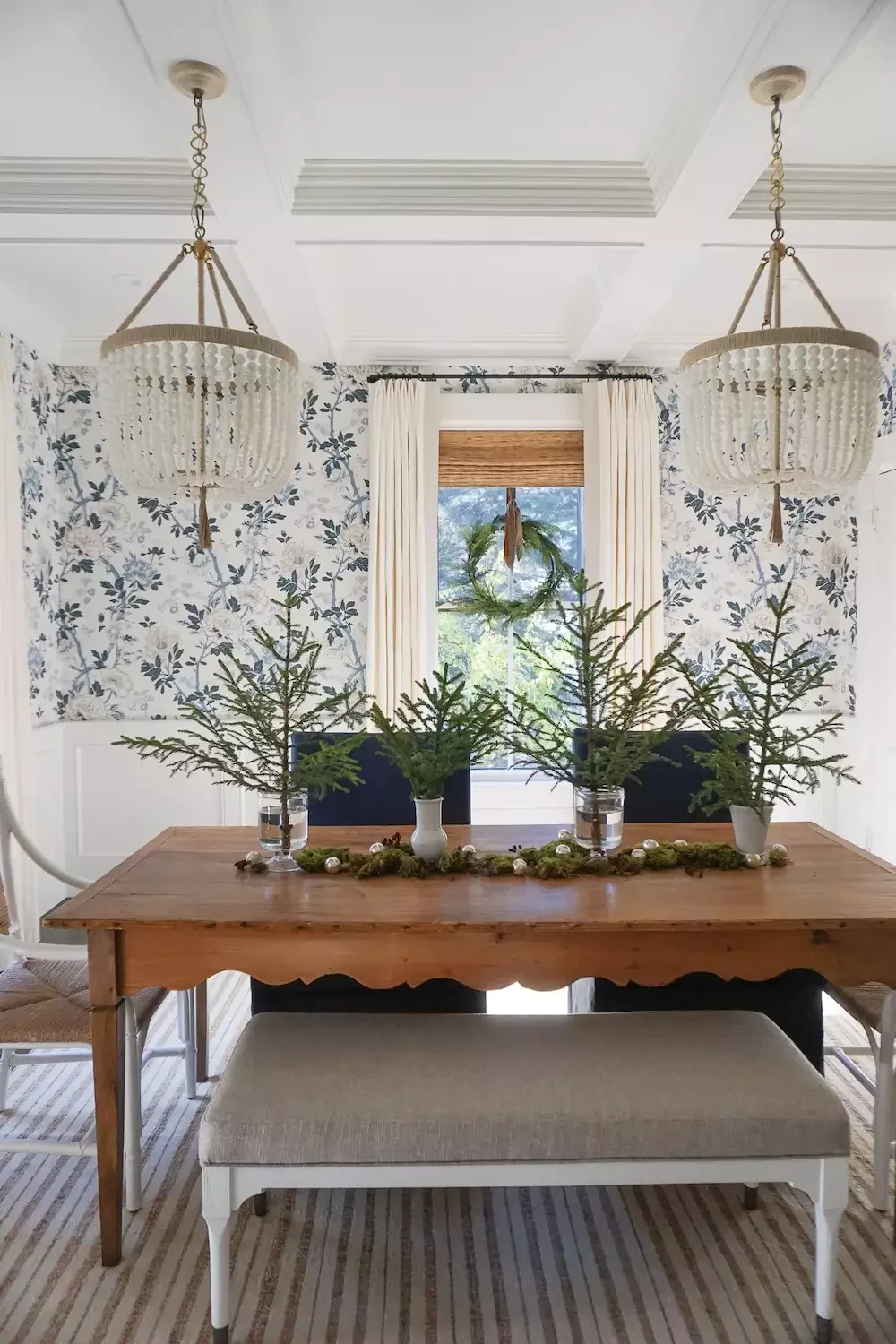 55 Beautiful DIY Christmas Centerpiece Ideas to Transform Your Holiday Dining 9 Rustic