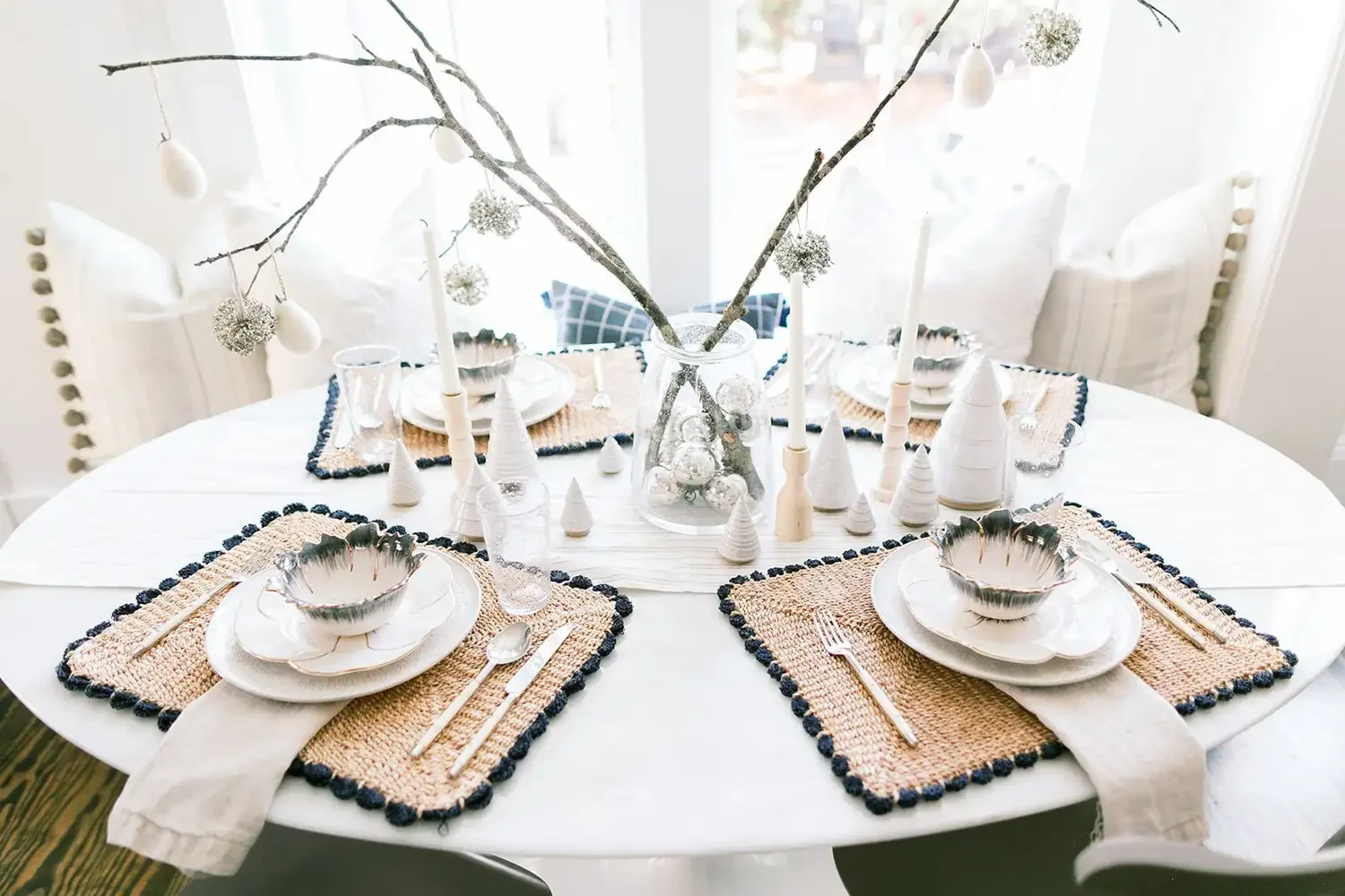 55 Beautiful DIY Christmas Centerpiece Ideas to Transform Your Holiday Dining 6 Rustic