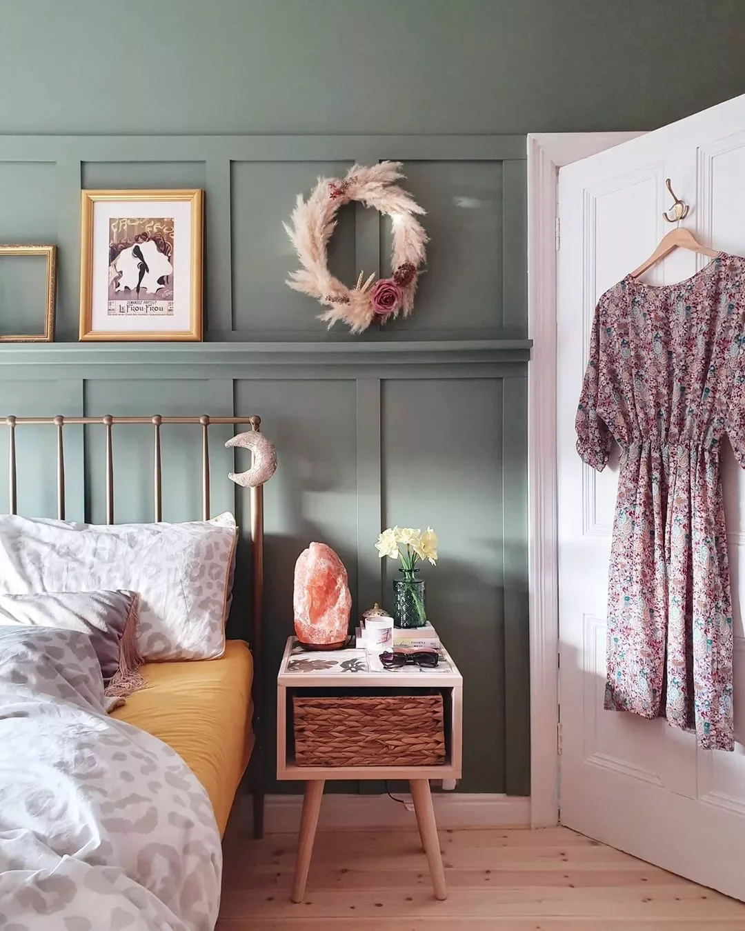 35 Stunning Green Bedroom Ideas That Will Transform Your Space 11 Sage Green and White