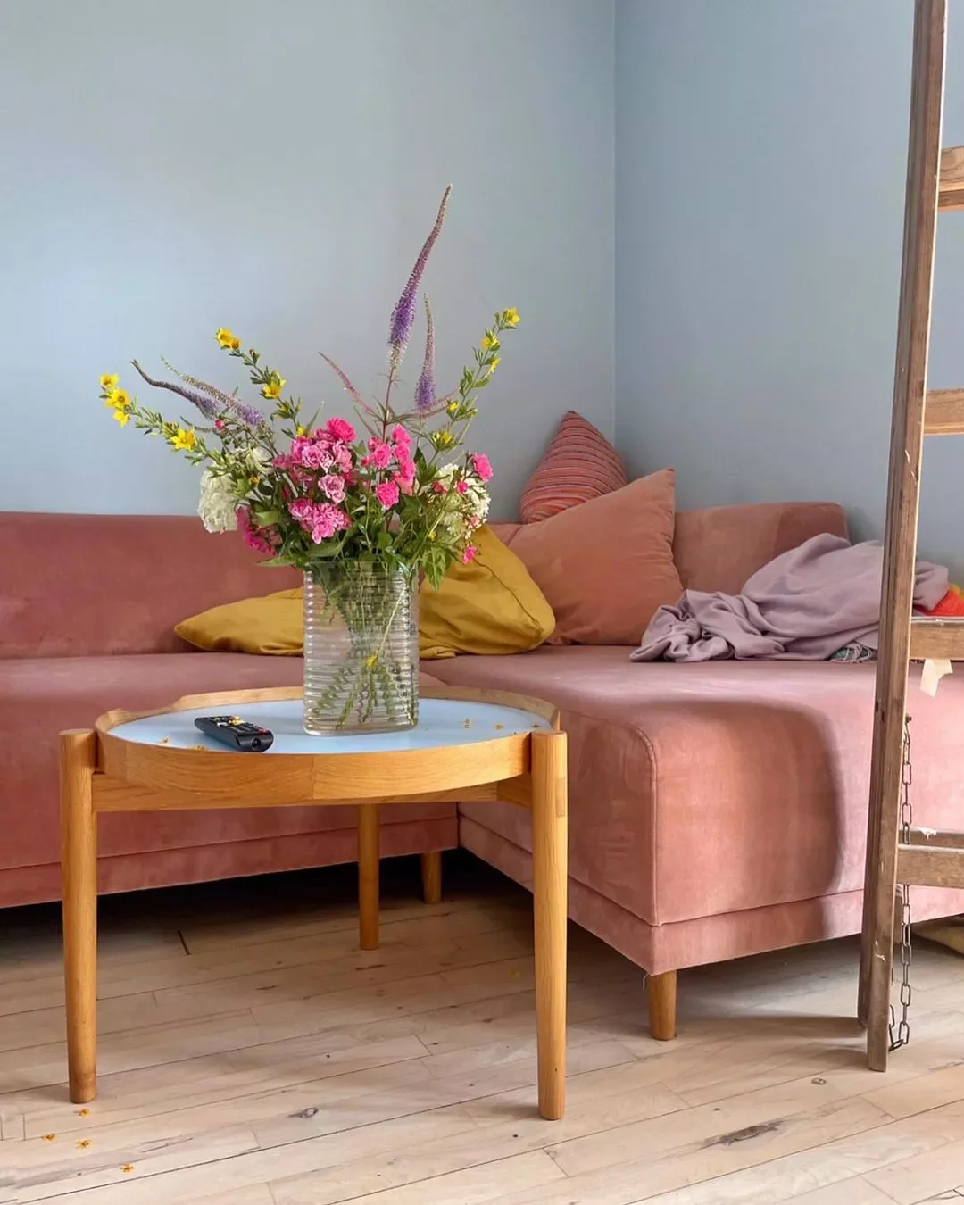 27 Beautiful Pink Room Designs That Will Transform Your Home 12 Salmon Pink Sofa