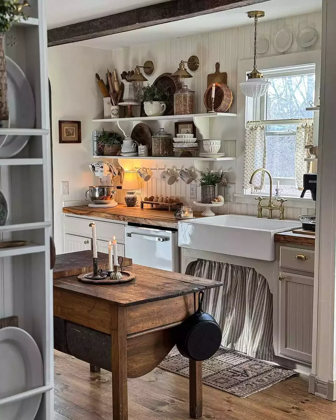 68 Charming Farmhouse Kitchen Ideas That Never Go Out of Style Salvaged Island
