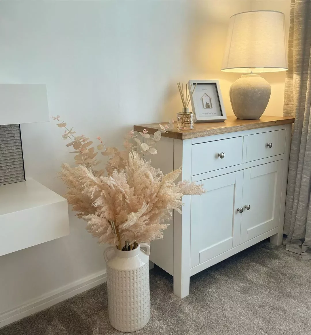 29 Stunning Large Floor Vase Ideas to Transform Your Home Decor 8 Say Yes to Pampas Grass