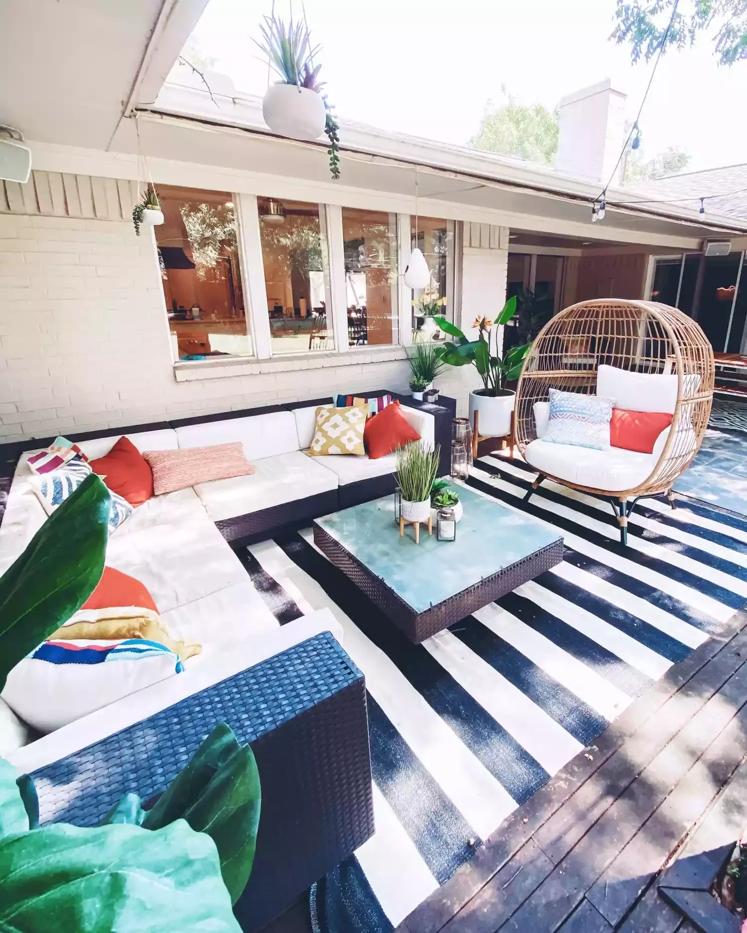20 Stunning Patio Furniture Ideas That Transform Your Outdoor Space 3 Say Yes to Pillows