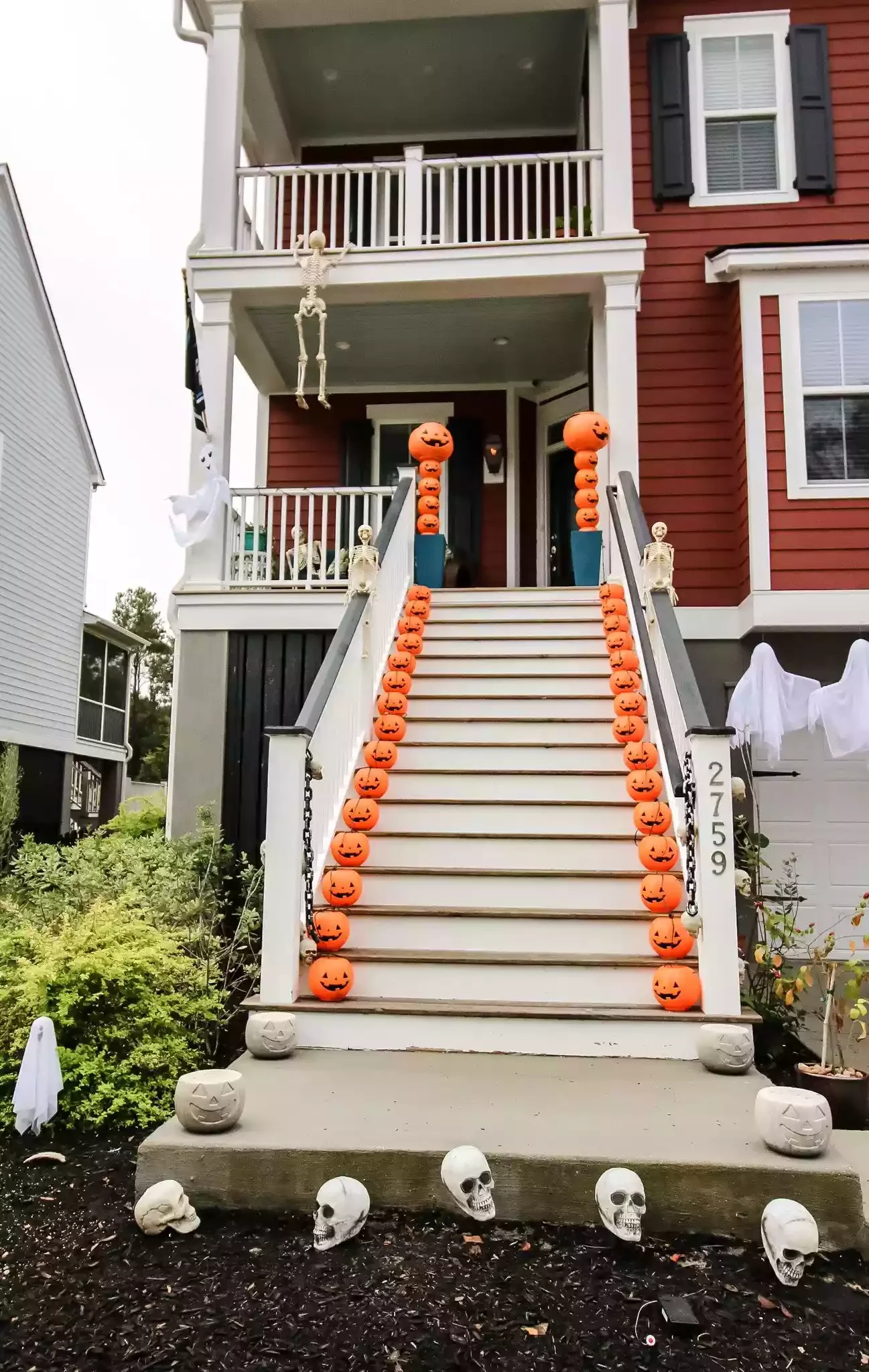 30 Stunning Front Step Ideas That Will Transform Your Home's Curb Appeal 22 Say Yes to Seasonality