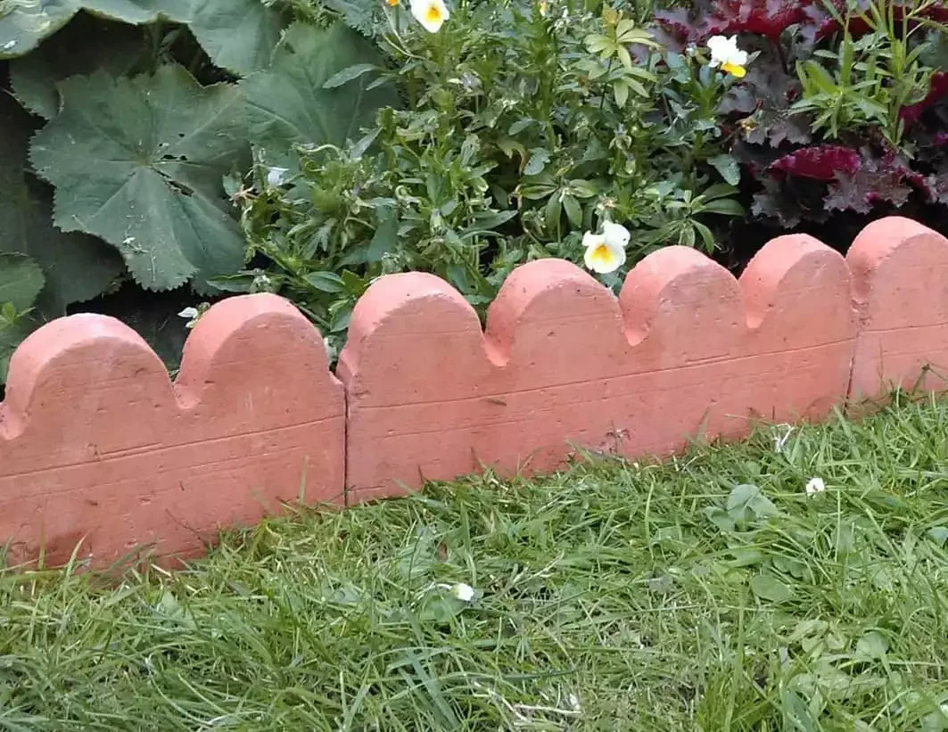 Scalloped Terracotta Stone Edging