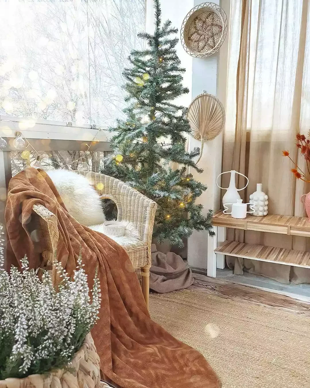 25 Christmas Balcony Ideas That Create a Holiday Wonderland Scandi-Style Balcony