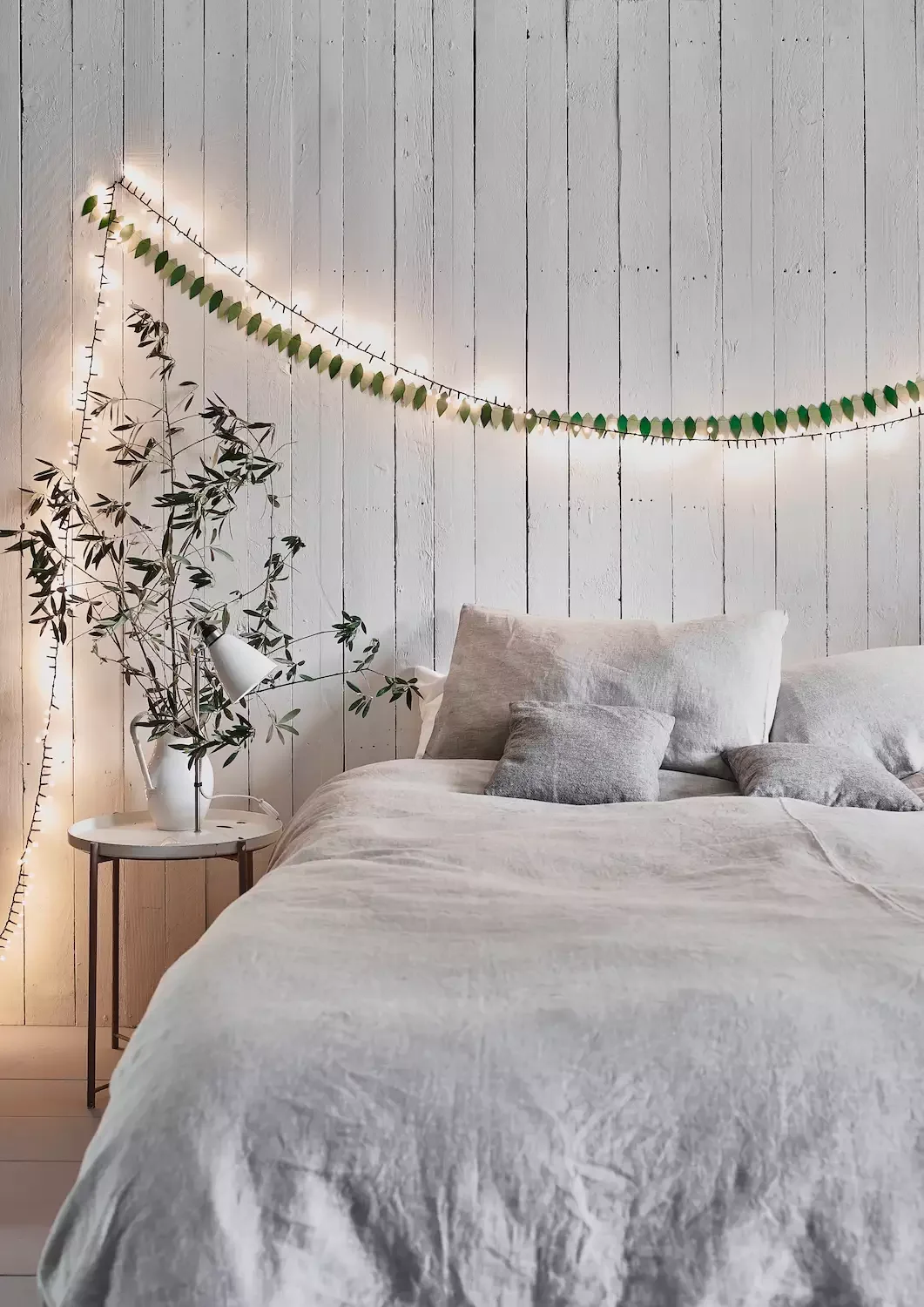 61 Stunning DIY Christmas Garland Ideas to Transform Your Holiday Decor 25 Scandi-Style Garland