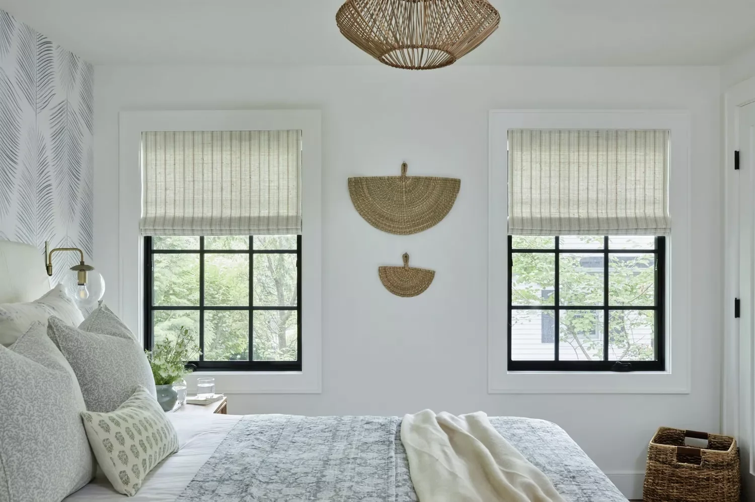 31 Luxurious Bedroom Design Ideas That Transform Your Space Into a Five-Star Retreat 13 Scatter Textural Pieces