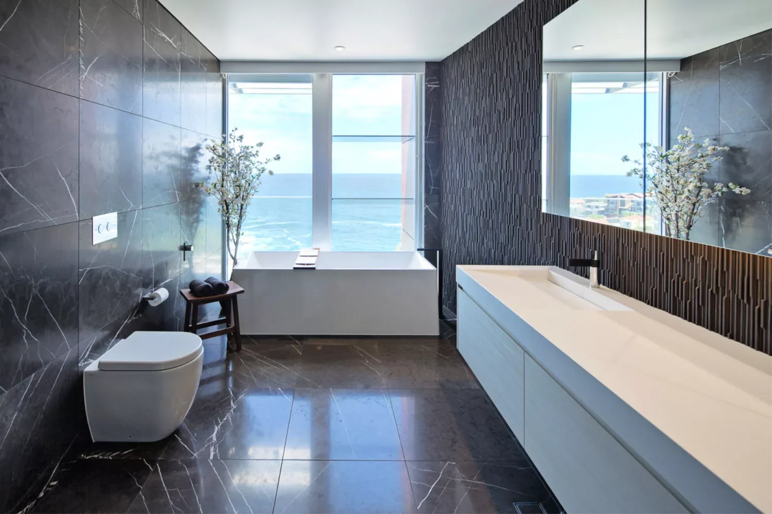 50 Luxurious Bathroom Ideas to Create Your Perfect Self-Care Sanctuary 16 Sea View