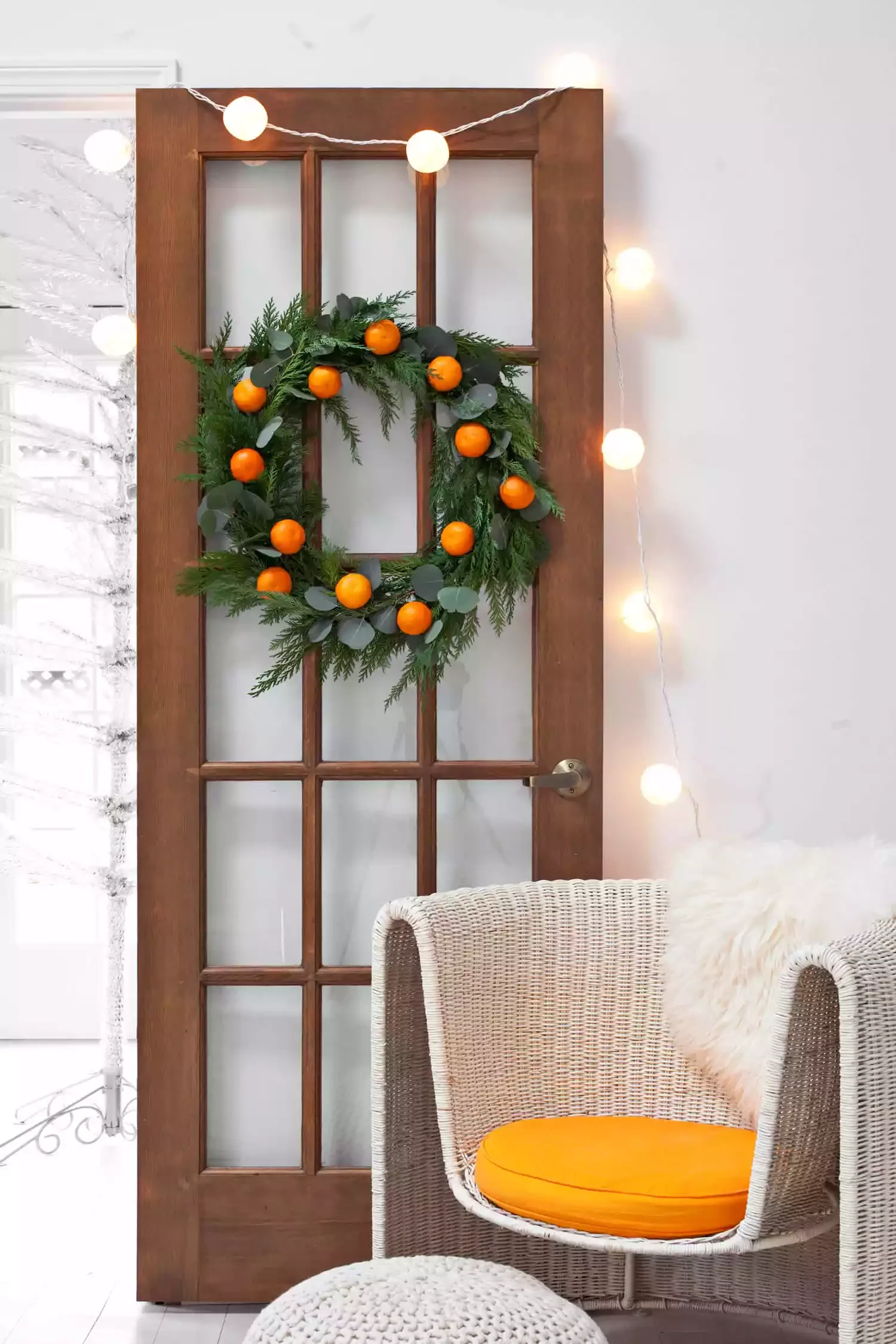 30 Christmas Door Decorating Ideas That Create Masterpieces Seasonal Fruit