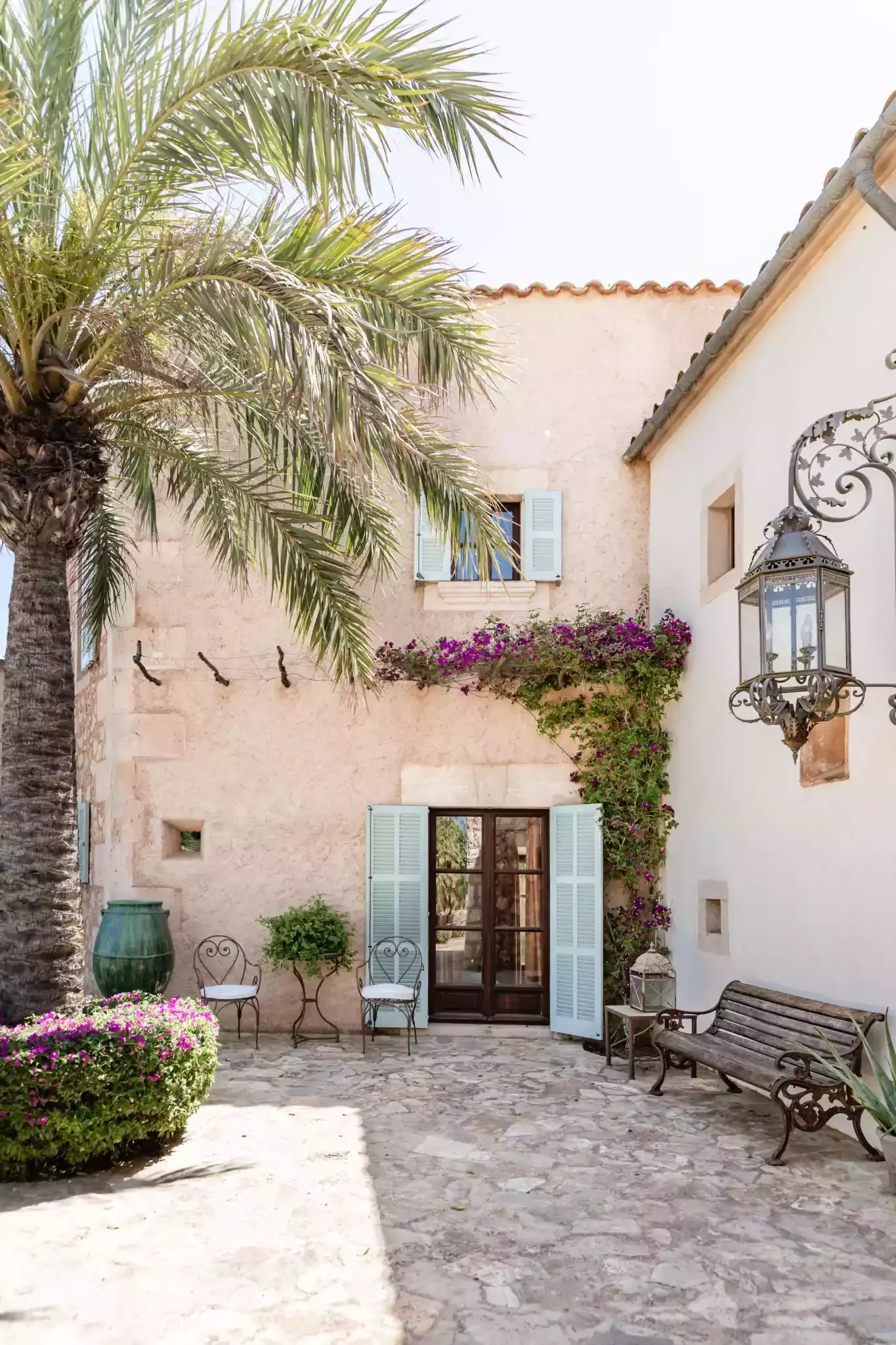 52 Beautiful Courtyard Ideas That Transform Your Outdoor Living Space Semi-Open Courtyard