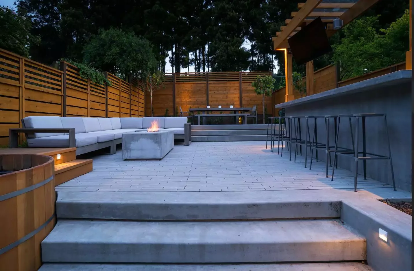 53 Stunning Privacy Fence Ideas to Transform Your Outdoor Space into a Private Paradise Semi-Open Privacy Fence
