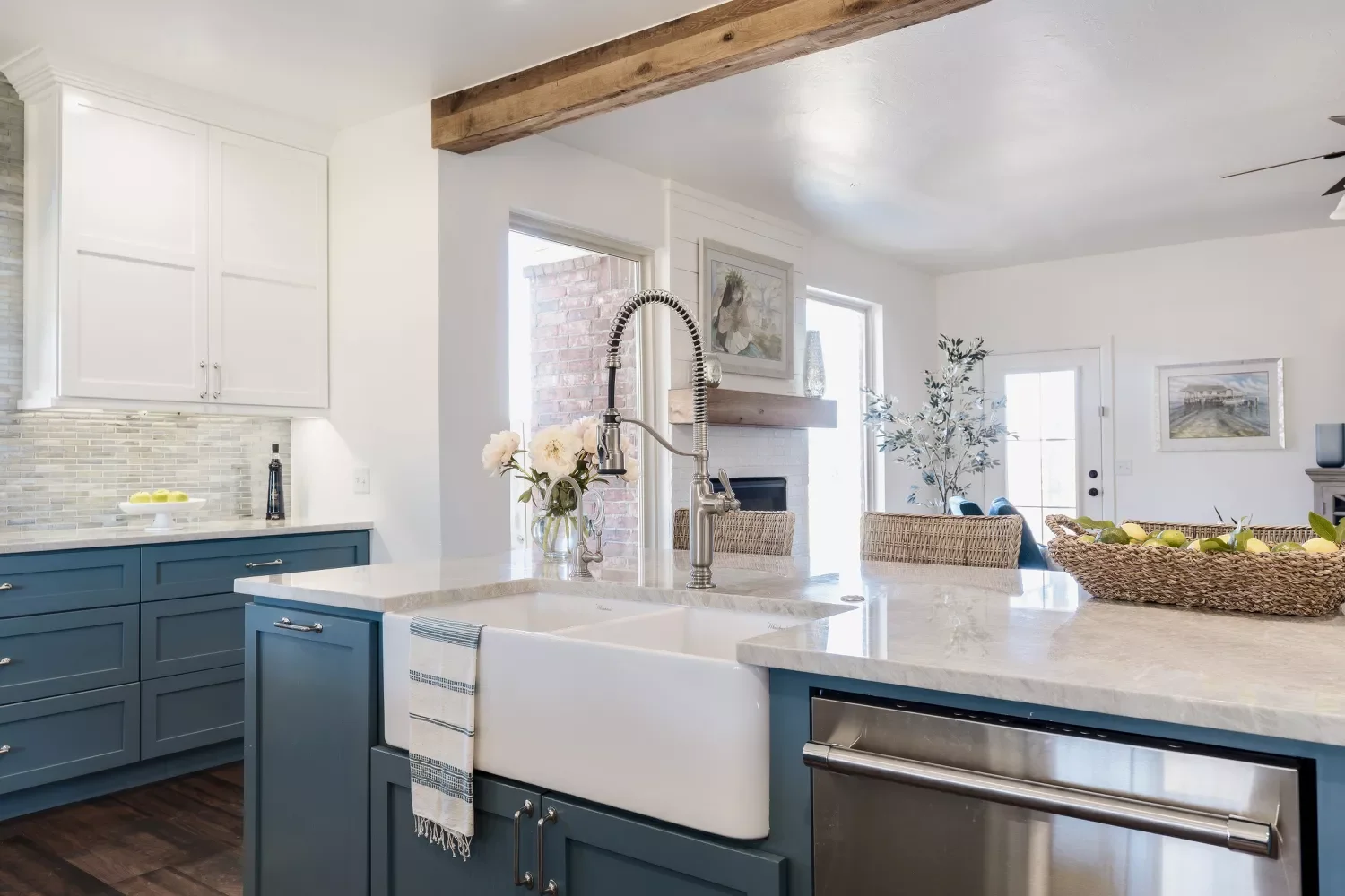 32 Modern Farmhouse Kitchen Ideas That'll Transform Your Cooking Space Serene Scene in Modern Farmhouse Kitchen