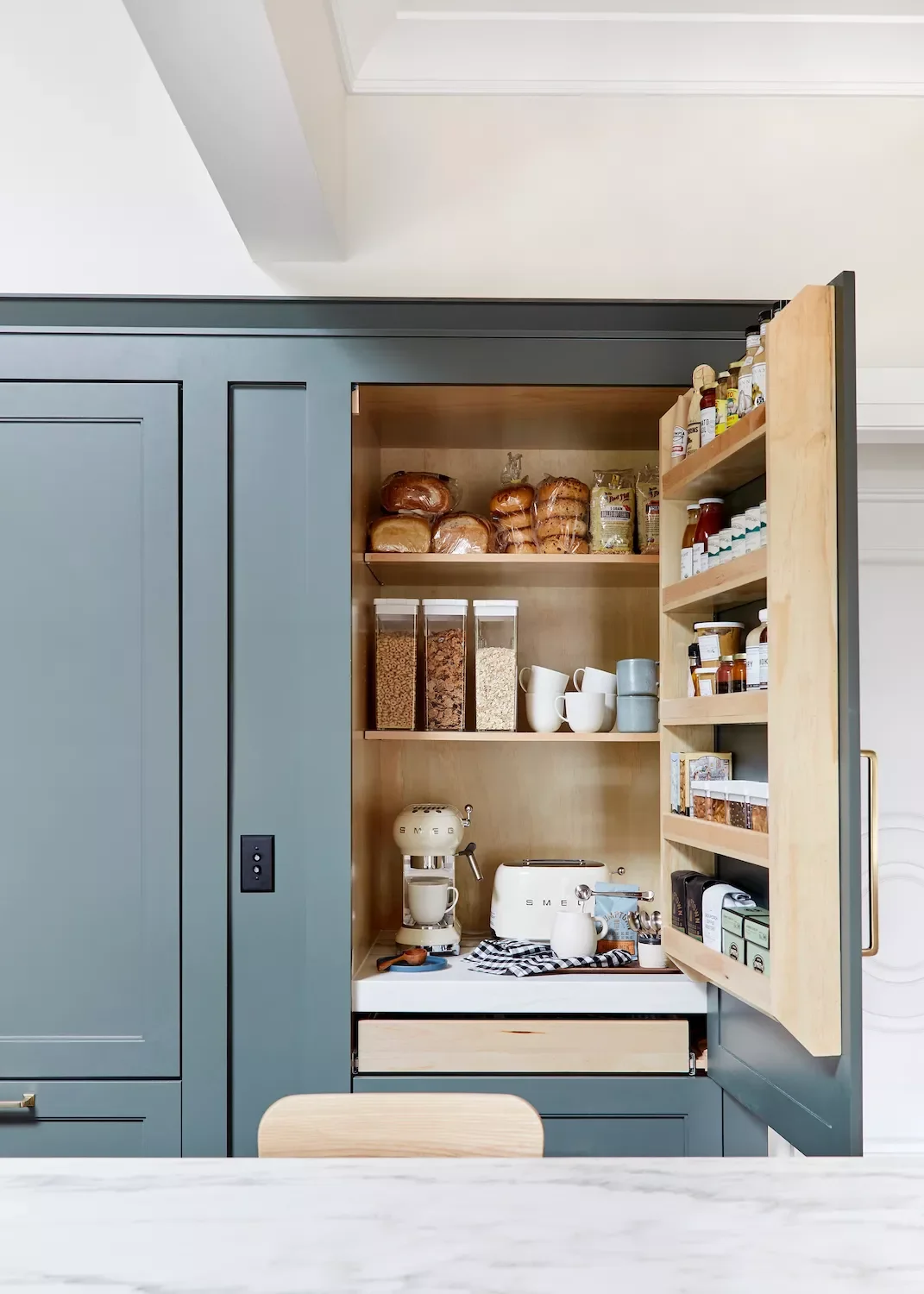 60 Smart Kitchen Cabinet Organization Ideas That Will Transform Your Space Set Up a Breakfast Pantry
