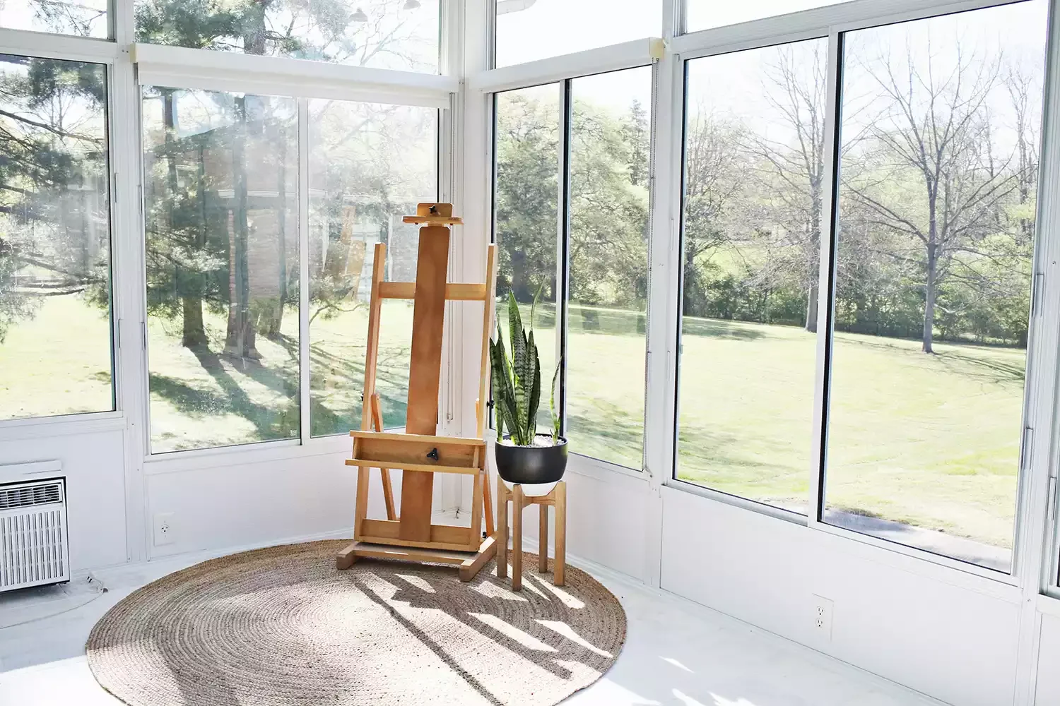 62 Stunning Screen Porch Ideas to Create the Perfect Indoor-Outdoor Retreat Set Up a Porch Art Station