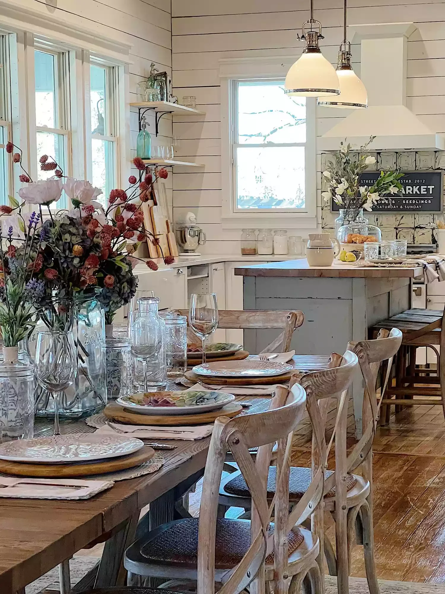 32 Modern Farmhouse Dining Room Ideas That Bring Rustic Warmth to Your Home Set a Cozy Table