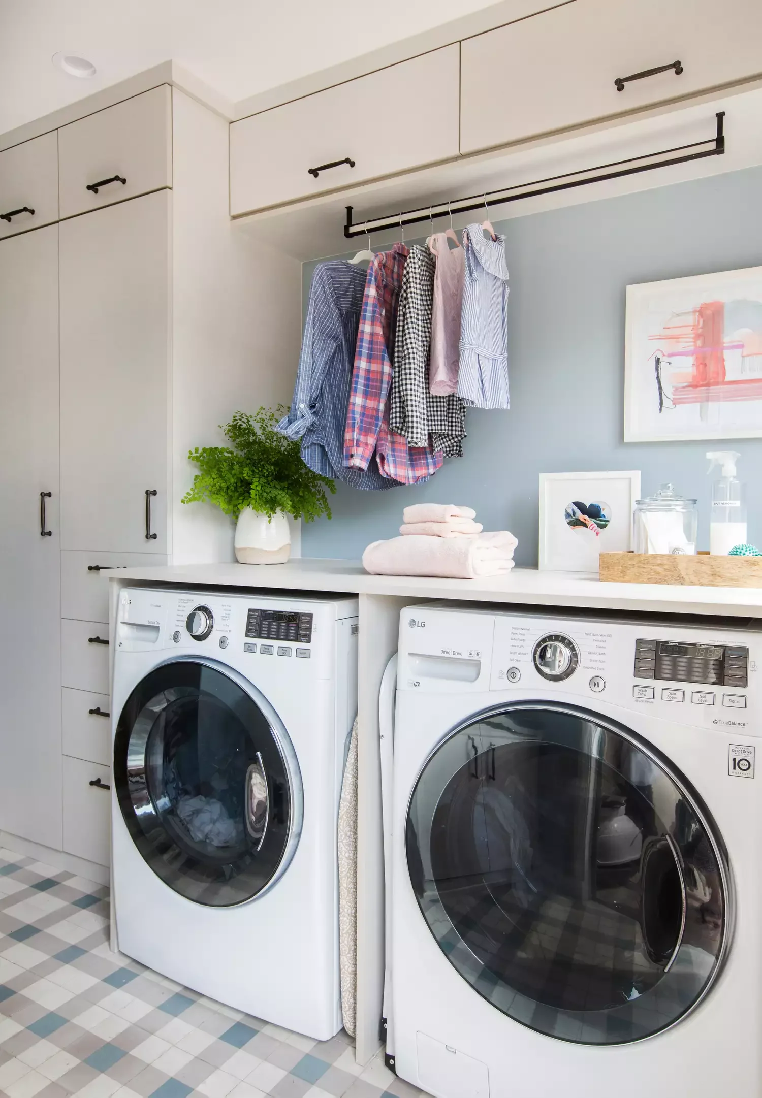 33 Contemporary Laundry Space Ideas for a Timeless Home Set a Pattern