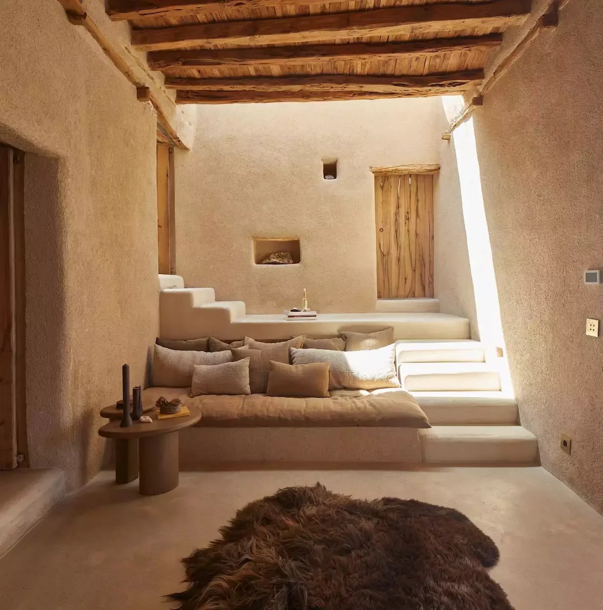 21 Stunning Earth Tone Ideas That'll Transform Your Home Into a Cozy Haven 3 Shades of Beige + Brown Accents