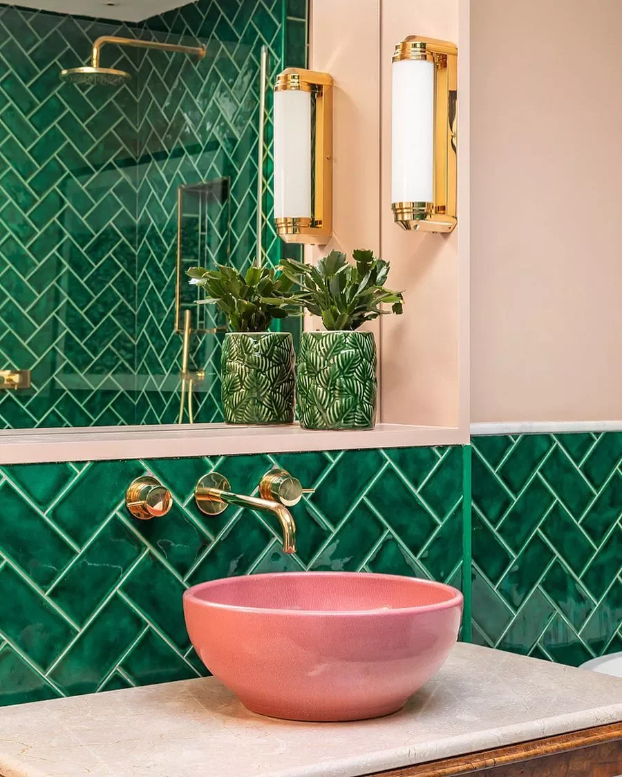 30 Stunning Green Bathroom Ideas That Bring Natural Tranquility to Your Space 2 Shiny Green Tiles