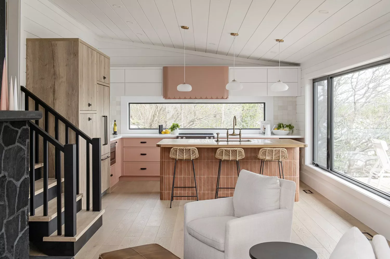 27 Stunning Vaulted Ceiling Ideas That Transform Kitchens Shiplap Vaulted Ceiling
