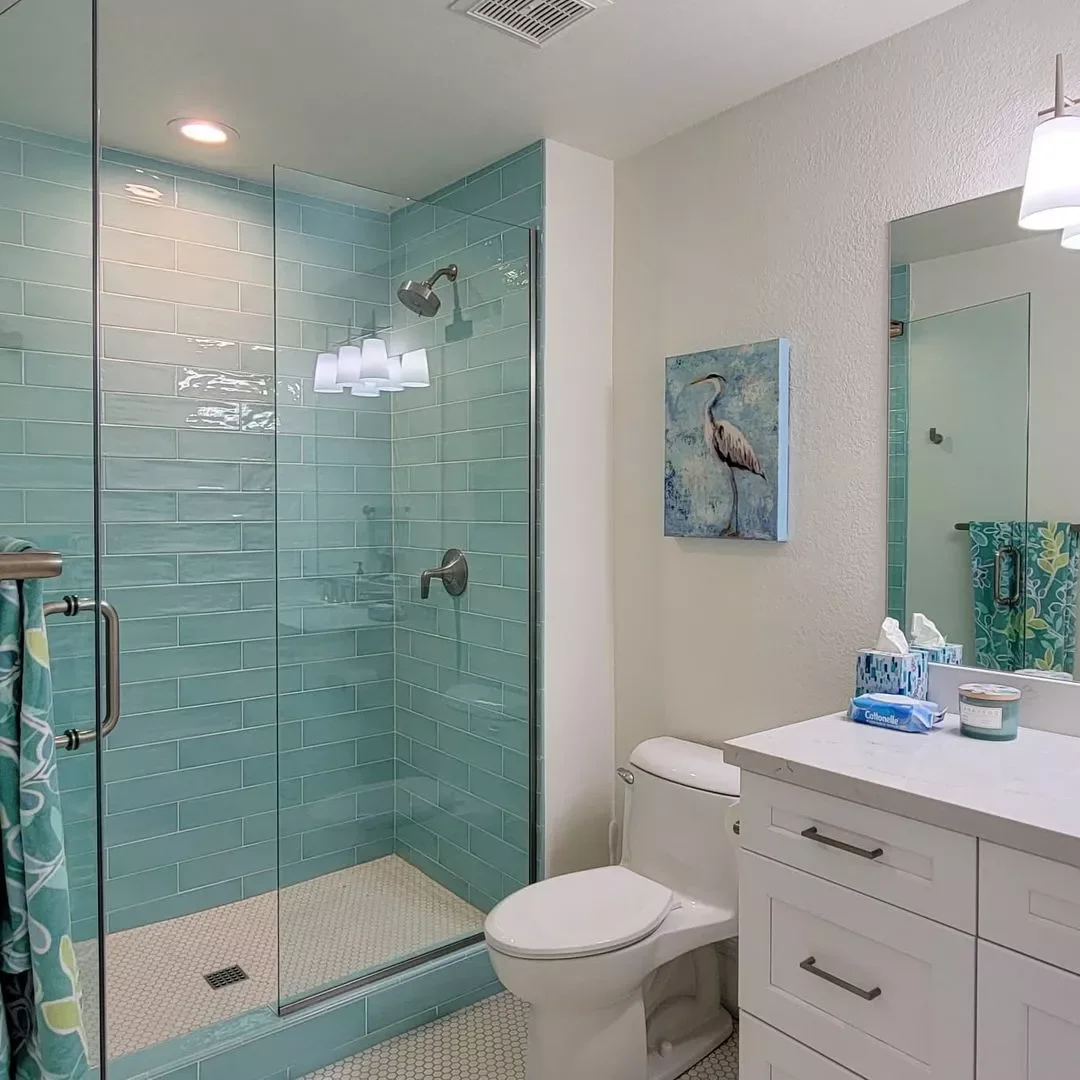30 Beach-Inspired Bathroom Ideas That Bring Coastal Vibes Home 7 Show Off Some Coastal Creatures