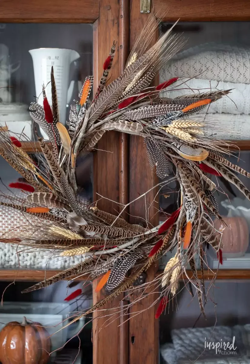 23 Stunning Natural Fall Decorations to Transform Your Home This Autumn 15 Show Off Some Feathers